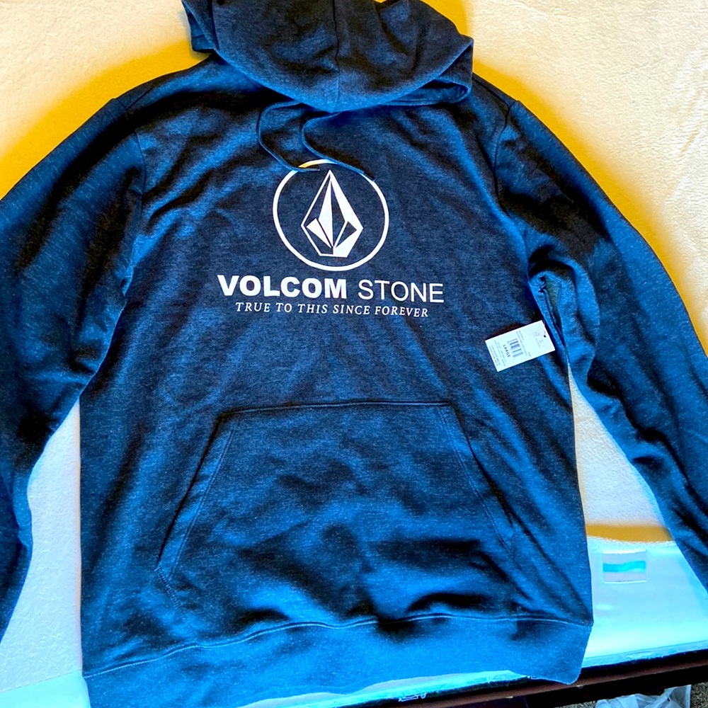 Brand New! Volcom Men’s L fleece hoodie.